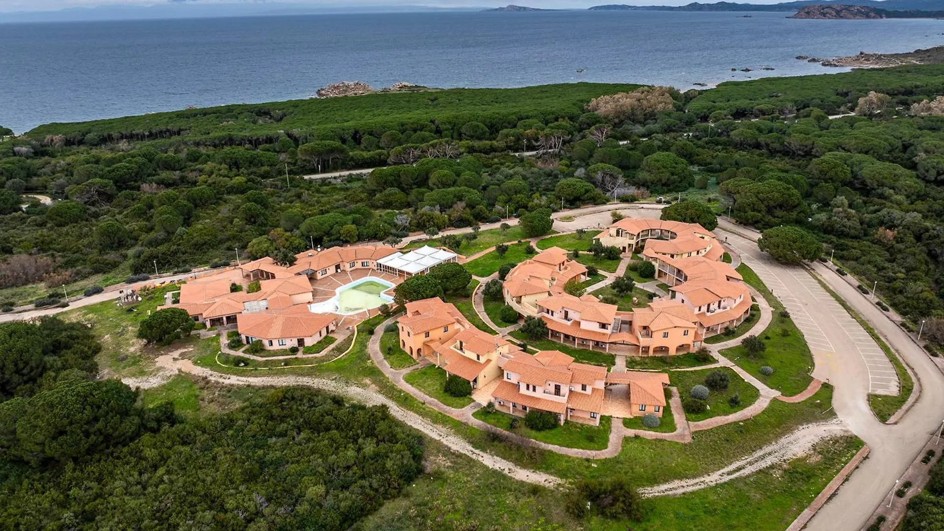 Residence Pierre & Vacances Vignola Mare 0*,  Italia